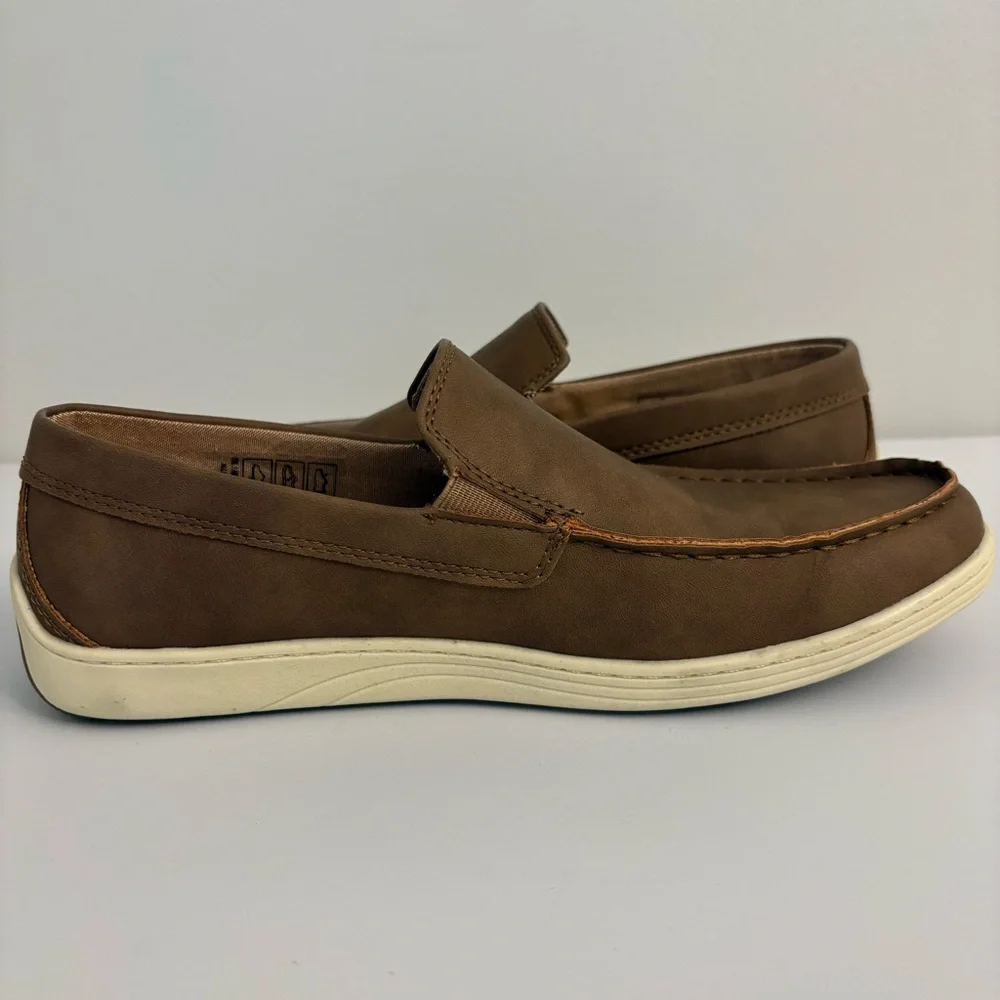 IZOD Seapoint Tan Loafers Men’s Size 8 Slip On Comfort Memory Foam Casual Shoes